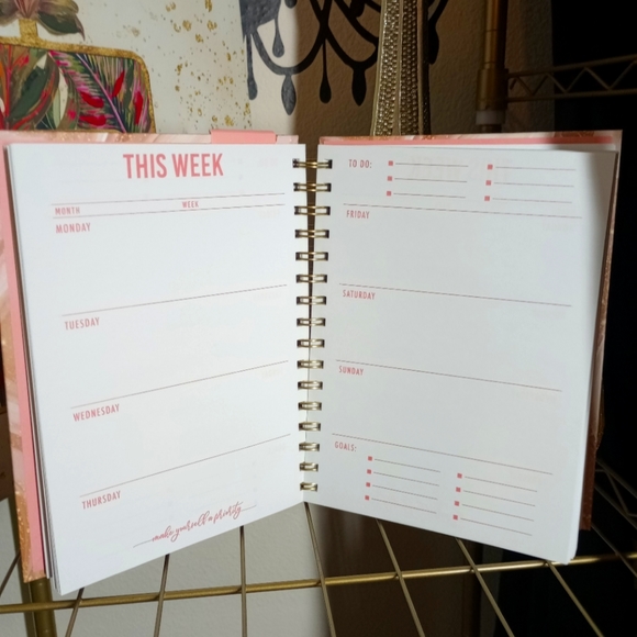 Weekly Planner PAPER STUDIO. Includes Pen. 7 x 8 5/8 in. Glam Pink & Gold Marble - Picture 5 of 6